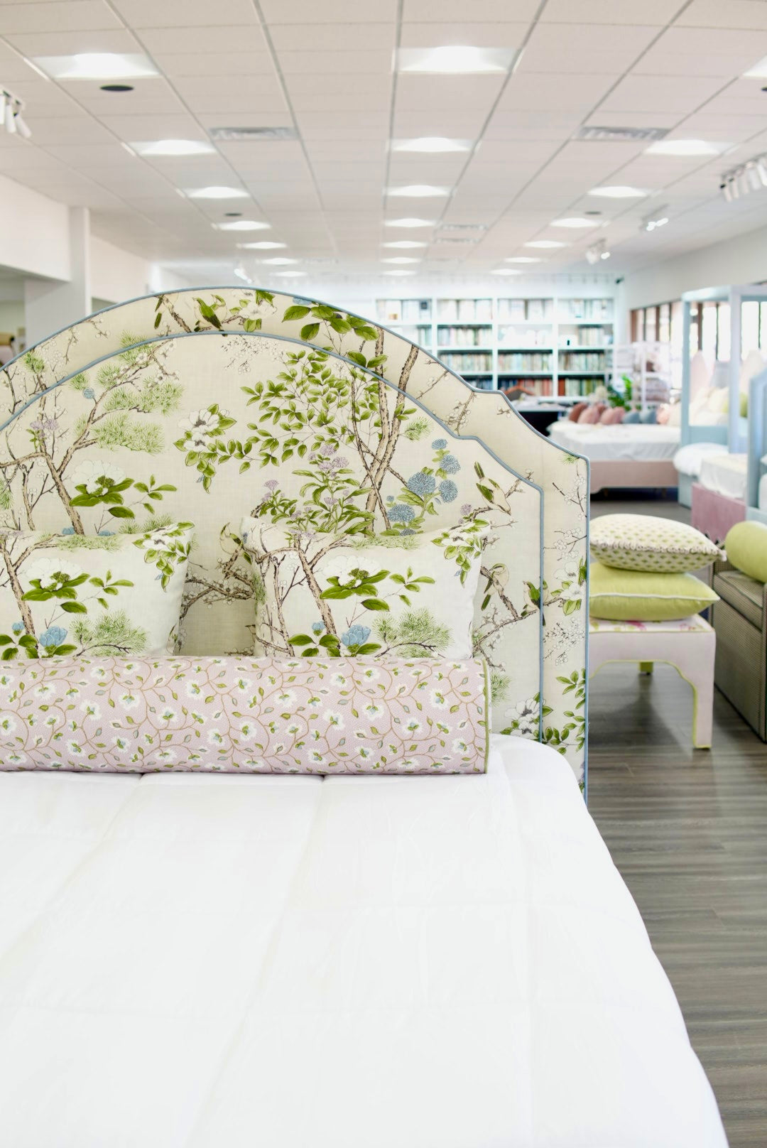 The Grace Queen Bed - Thibaut Fabric β Ashley Blue Trim
