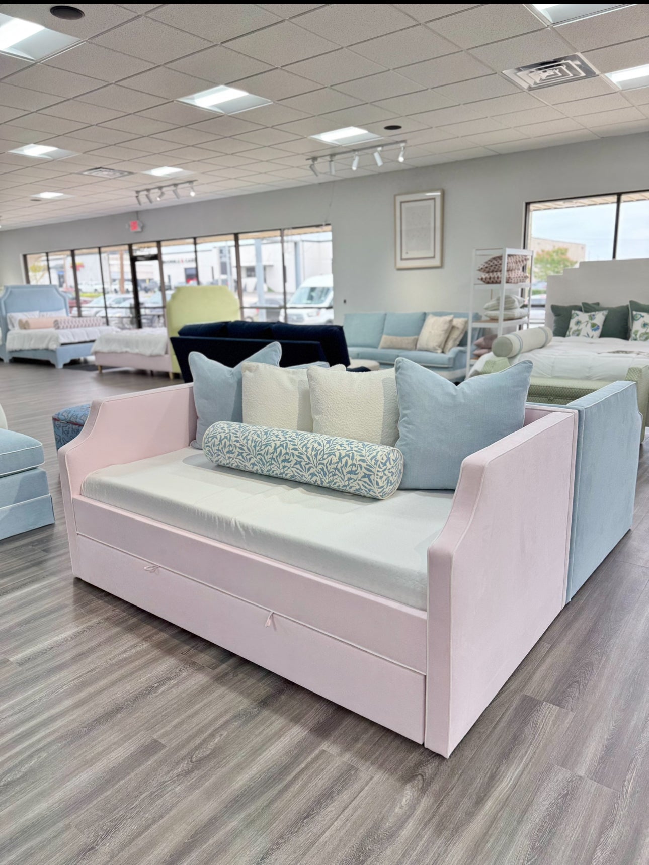 Twin Trundle daybed.