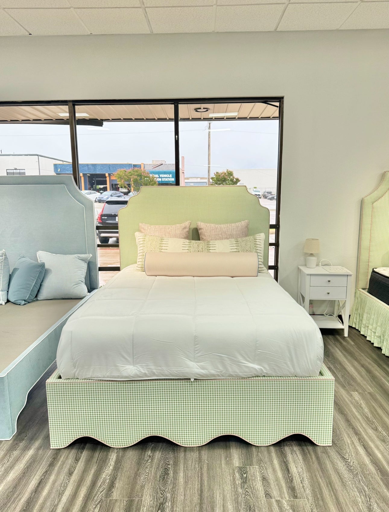 60”H Queen Scalloped Base Platform Bed.