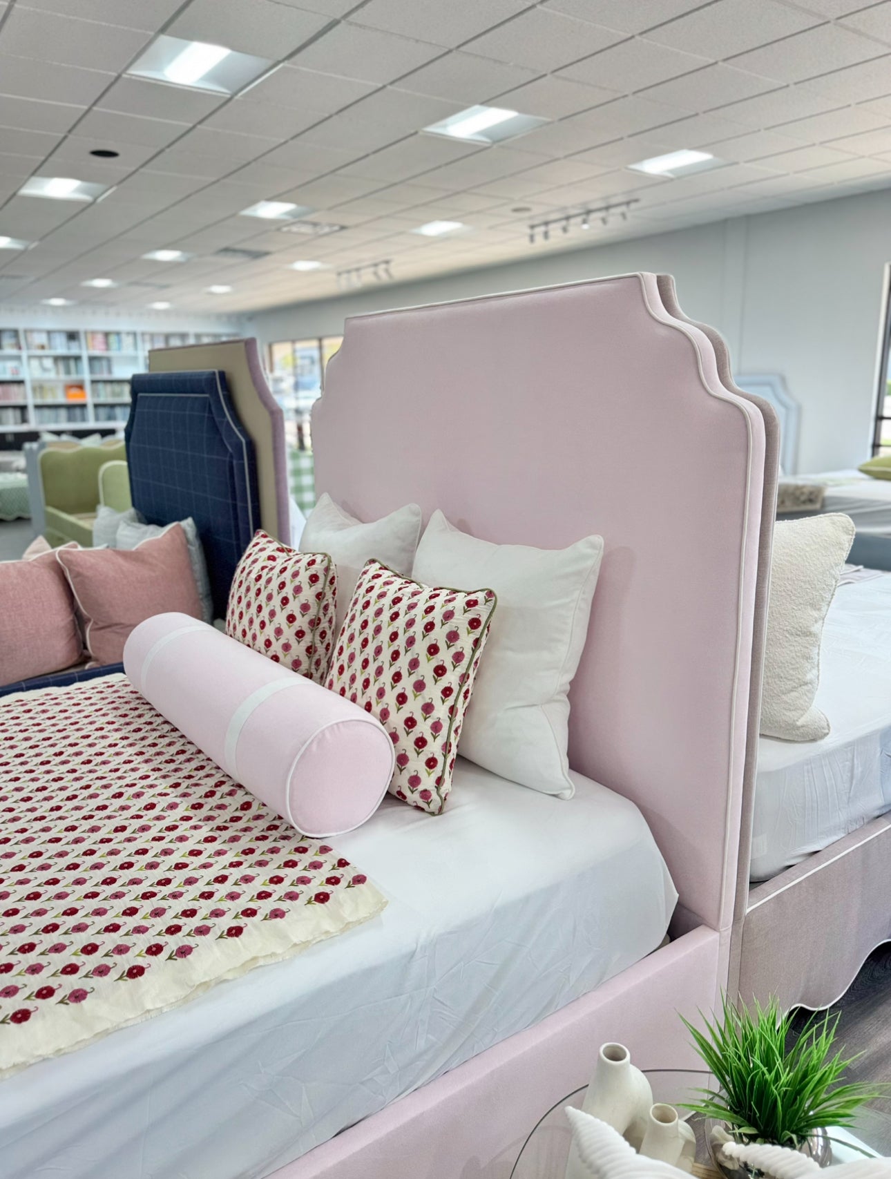 65" H Queen Scalloped Base Platform Bed