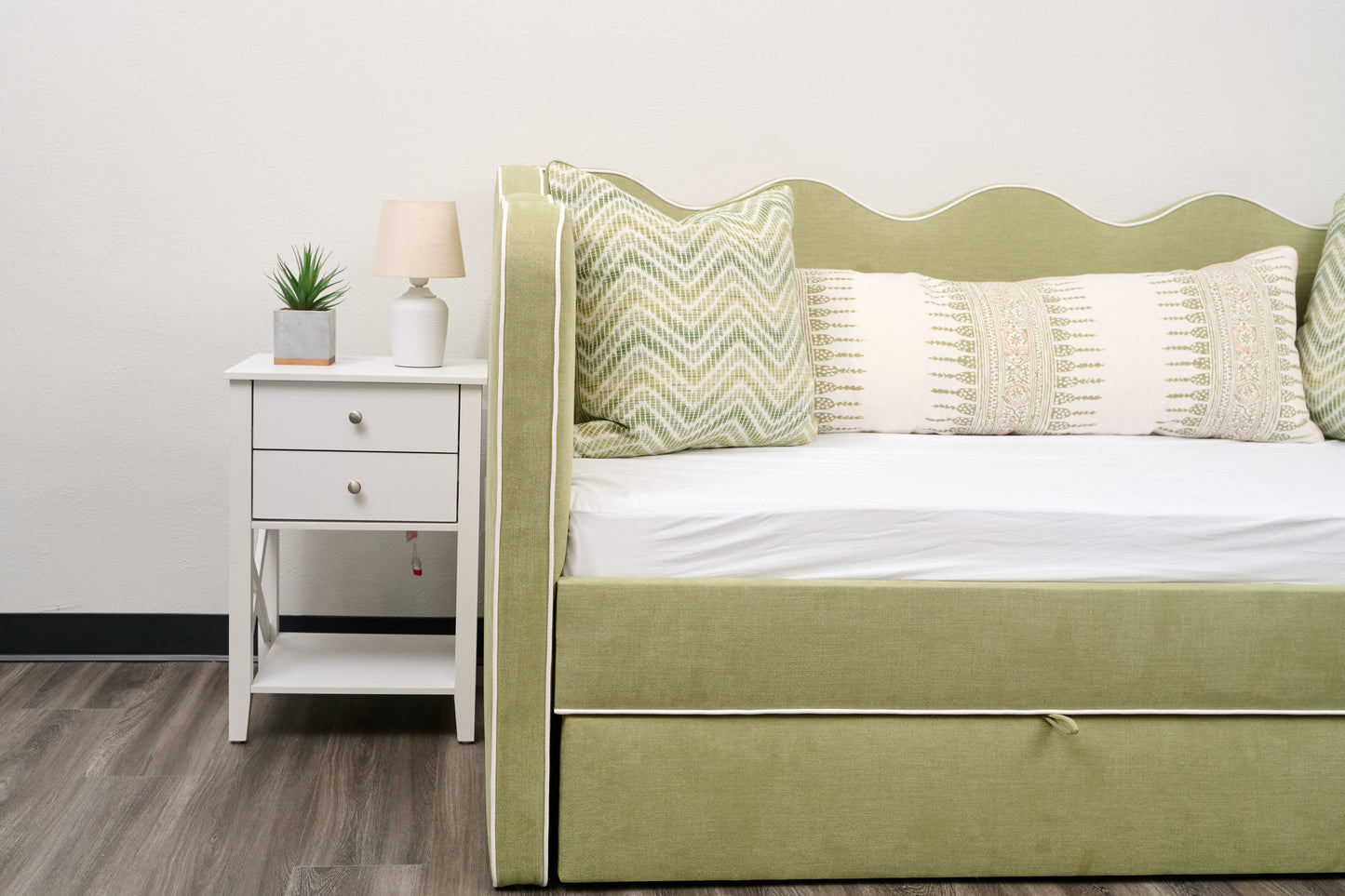Scalloped Twin Trundle Daybed.