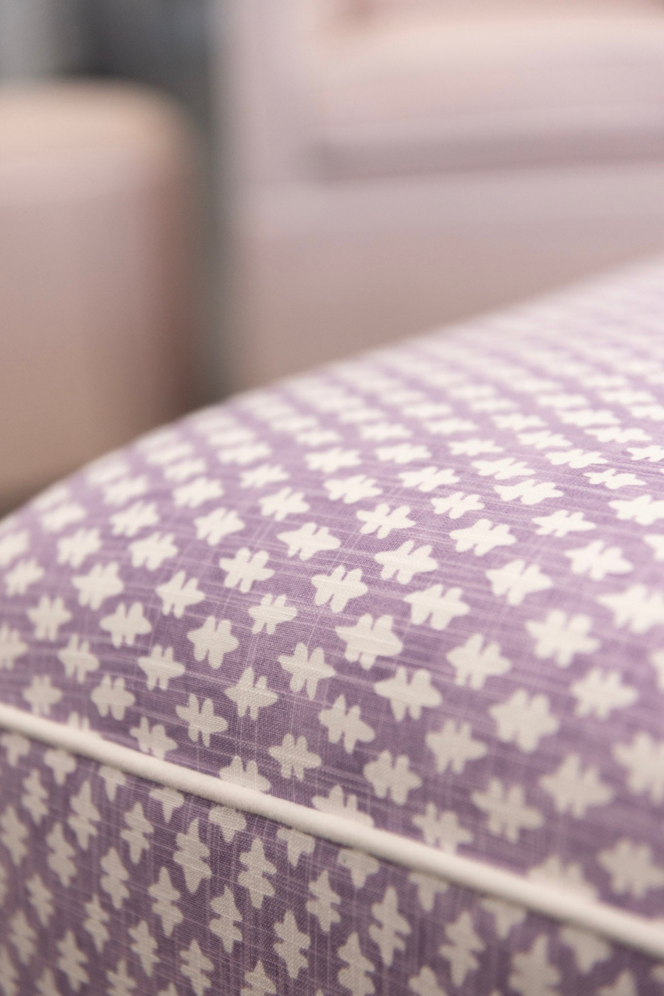 50” L Scalloped End of Bed Bench in Lavender Textured Fabric - White Trim