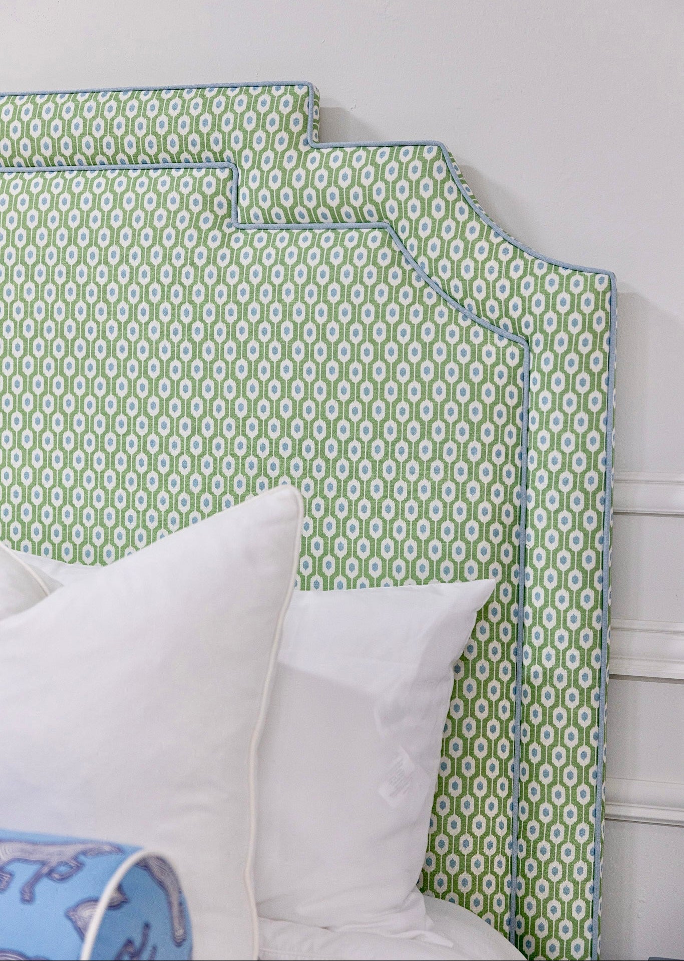 The Martha Queen Bed - RETRO POINCIANA SAGE - Sky Blue Trim