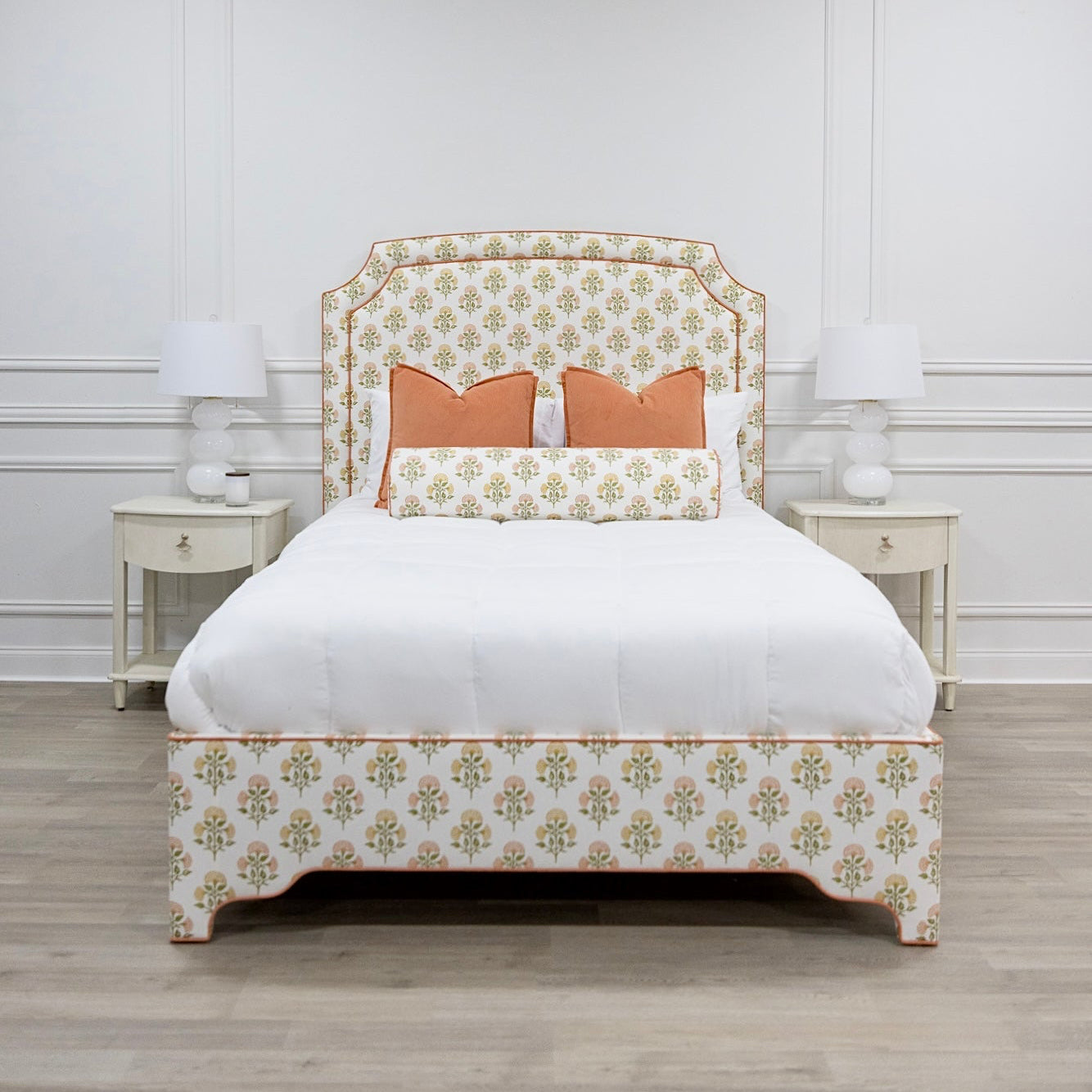 The Aliana Queen Bed - Scalloped Legs - FARAH CORAL/YELLOW - Papaya Trim