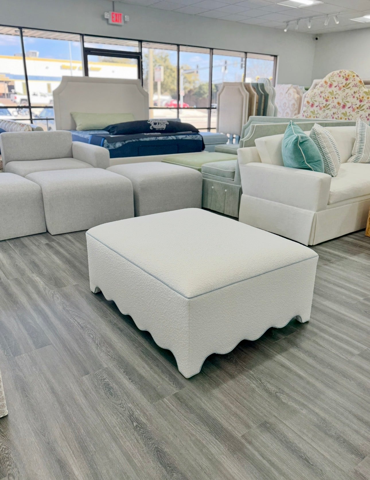 Scalloped Ottoman / Coffee table in White Boucle Fabric - Sky Blue Trim