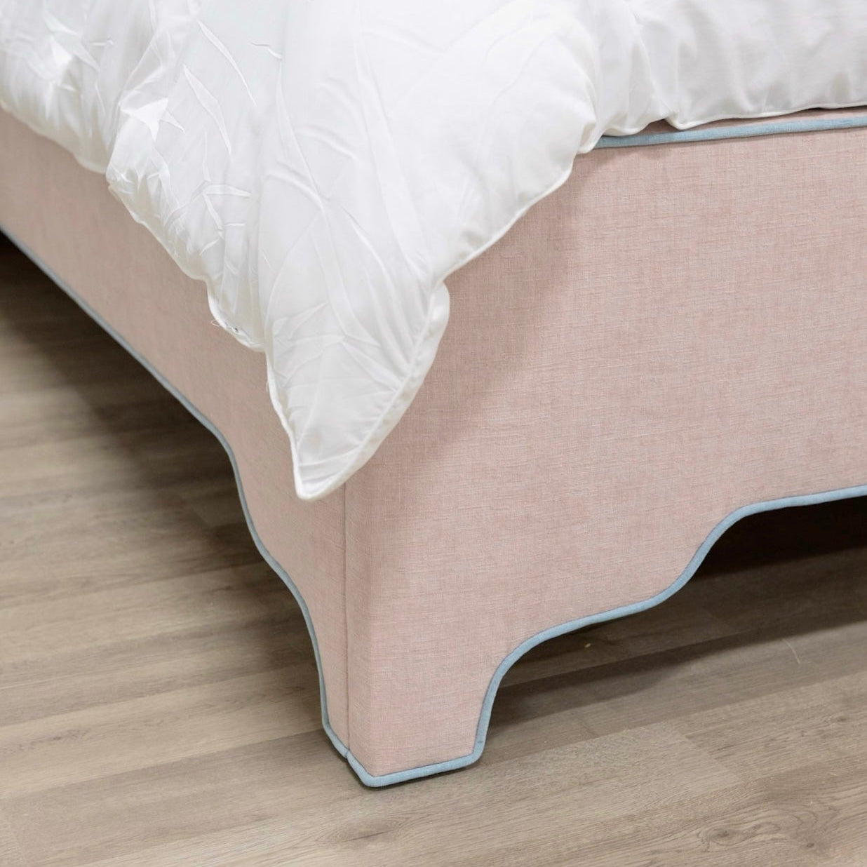 The Grace Queen Bed - Pink Performance Chenille Fabric - Sky Blue Trim