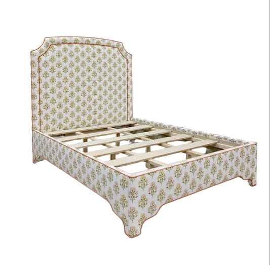 The Aliana Queen Bed - Scalloped Legs - FARAH CORAL/YELLOW - Papaya Trim
