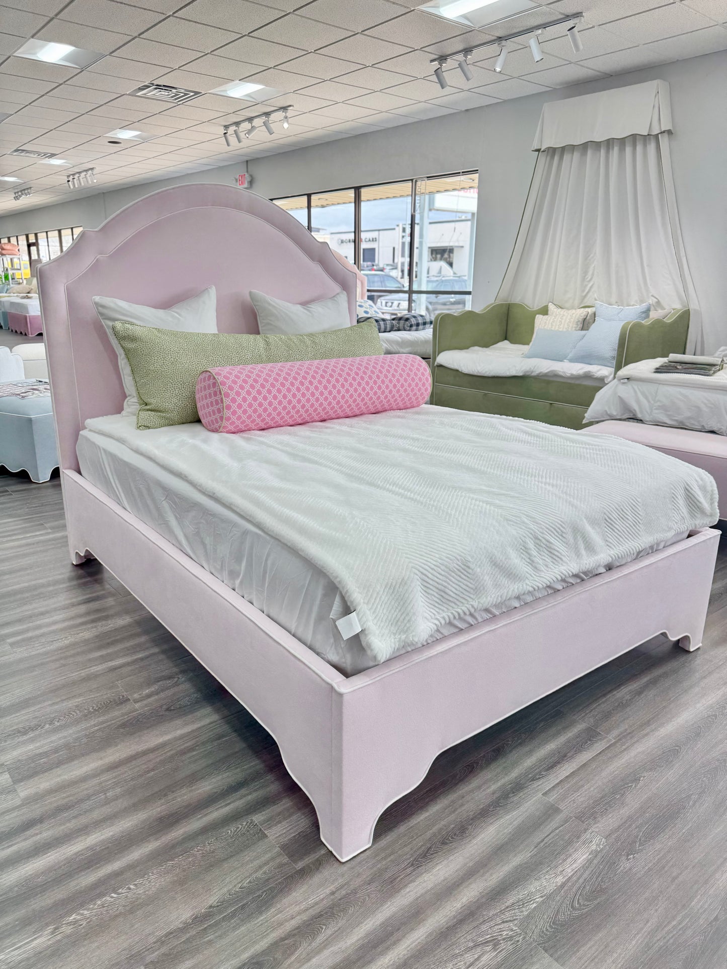 The Grace Queen Bed - Scalloped Legs - Powder Pink Woven Fabric - White Pink