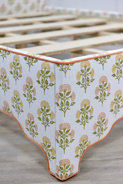 The Aliana Queen Bed - Scalloped Legs - FARAH CORAL/YELLOW - Papaya Trim