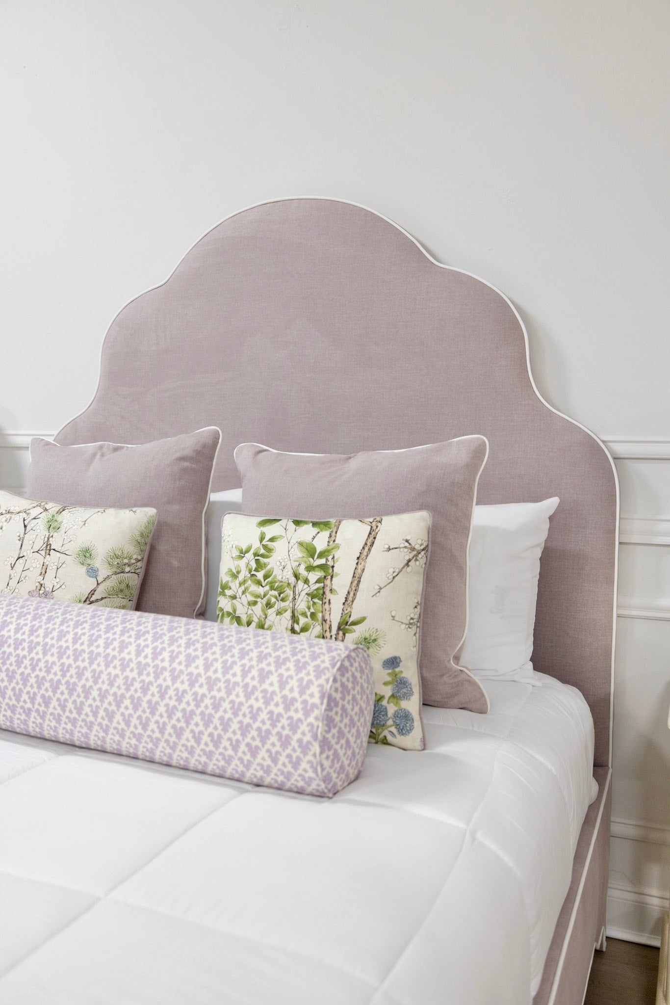 The Rachel Queen Bed - Lilac Woven Fabric - White Trim