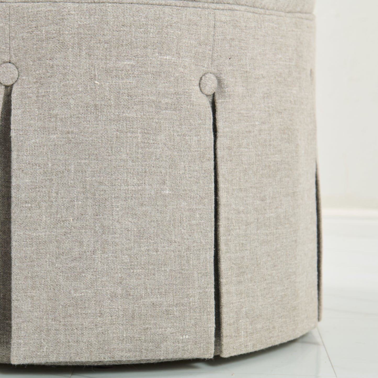 36" Tufted Round Ottoman / Coffee Table