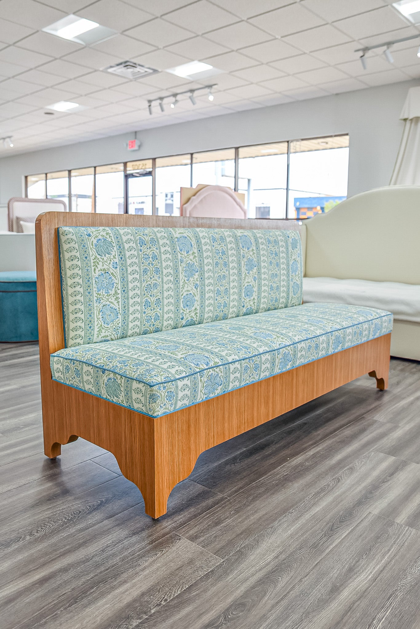 Lorraine White Oak Banquette – Lee Jofa Indiennes Fabric - Blue Trim