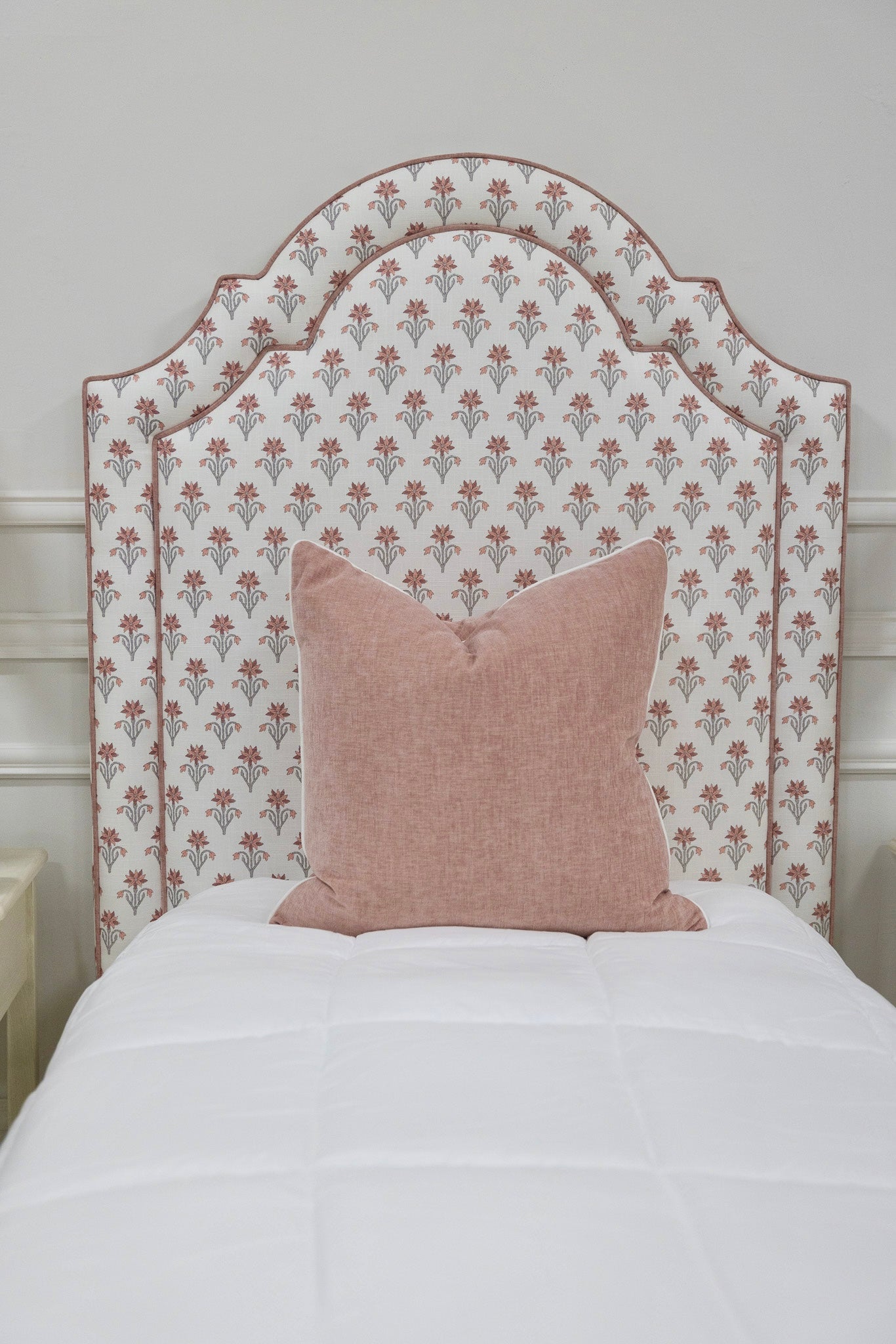 The Grace Twin Bed - Lobelia Pink Fabric - Petal Pink Trim