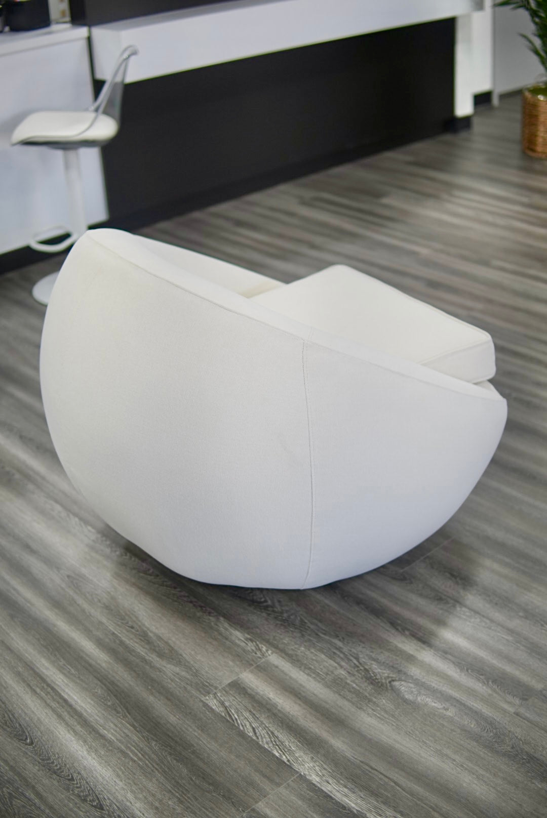 Modern Stationary Pod Chairs - Cream Upholstered Lounge Accent Chair