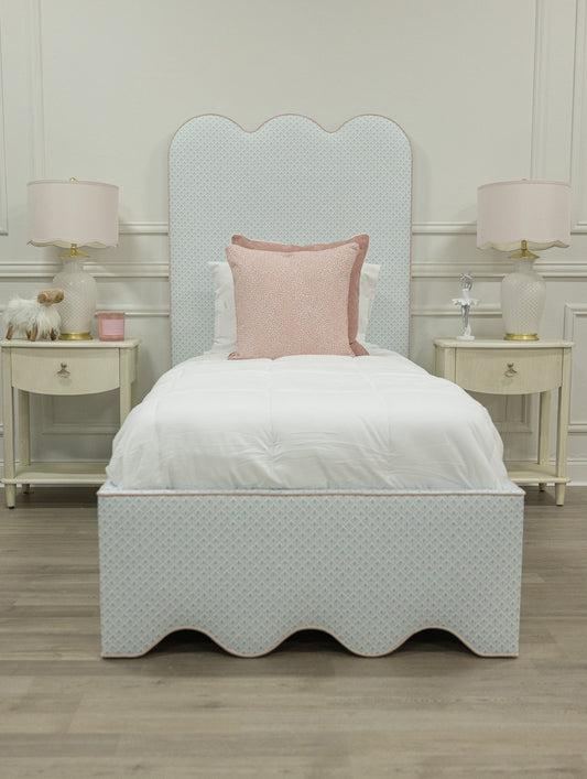 The Waverly Twin Bed - Pauline Cloudblue Fabric - Rose Pink Trim