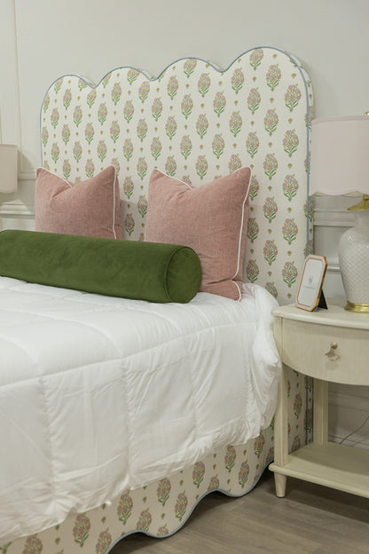 The Waverly Queen Bed - Scalloped Base
