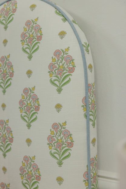 The Waverly Queen Bed - Scalloped Base