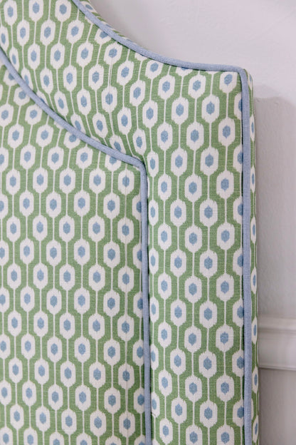 The Martha Queen Bed - RETRO POINCIANA SAGE - Sky Blue Trim