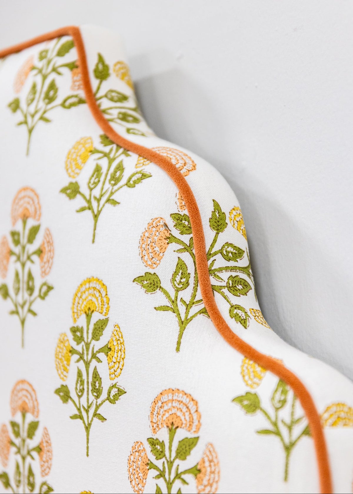 The Waverly Full Bed - Scalloped Base Farah Helena Fabric - Papaya Trim