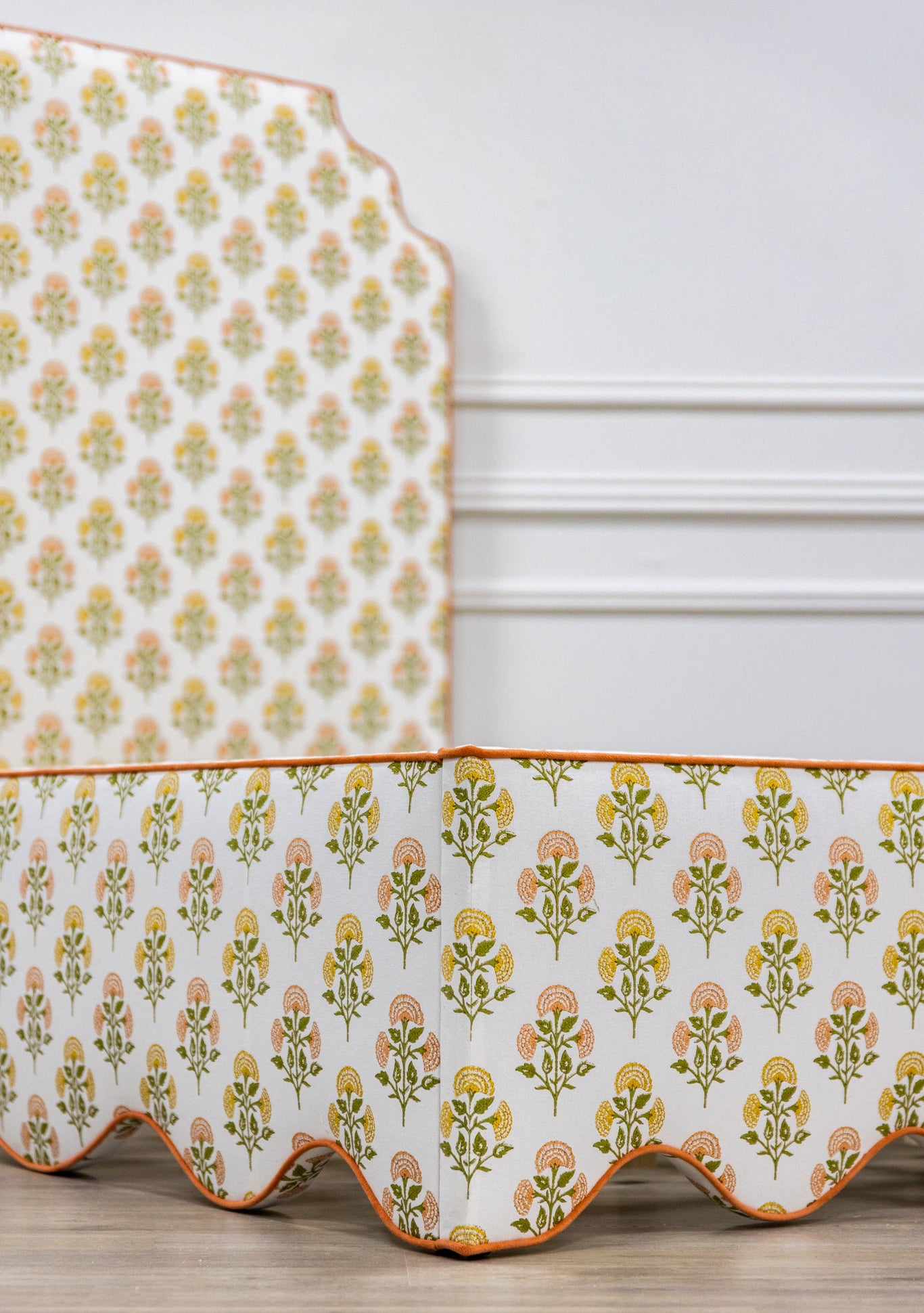 The Waverly Full Bed - Scalloped Base Farah Helena Fabric - Papaya Trim