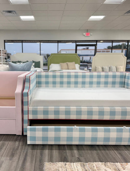 Twin Trundle daybed.