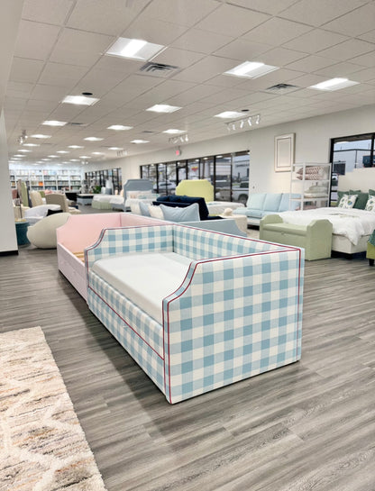 Twin Trundle daybed.
