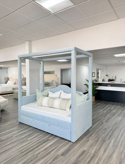 Canopy Twin Trundle Daybed