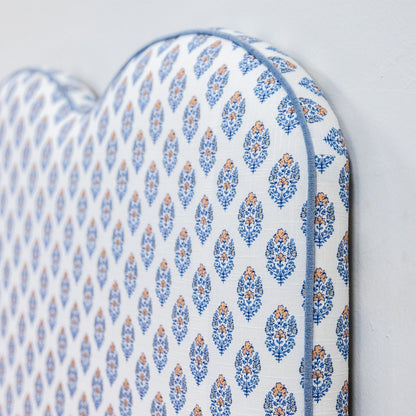 The Waverly Queen Bed - Scalloped Base Island Bloom Fabric - Ocean Blue Trim
