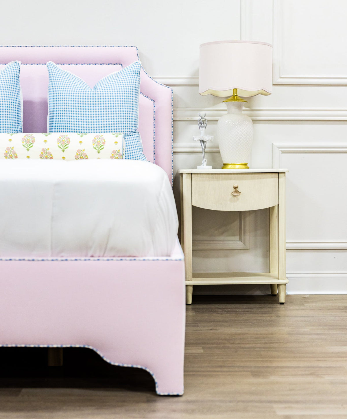The Addison Full Bed - Scalloped Legs - Powder Pink Fabric - Blue Gingham Trim