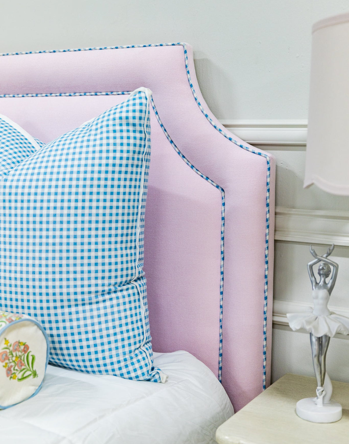 The Addison Full Bed - Scalloped Legs - Powder Pink Fabric - Blue Gingham Trim