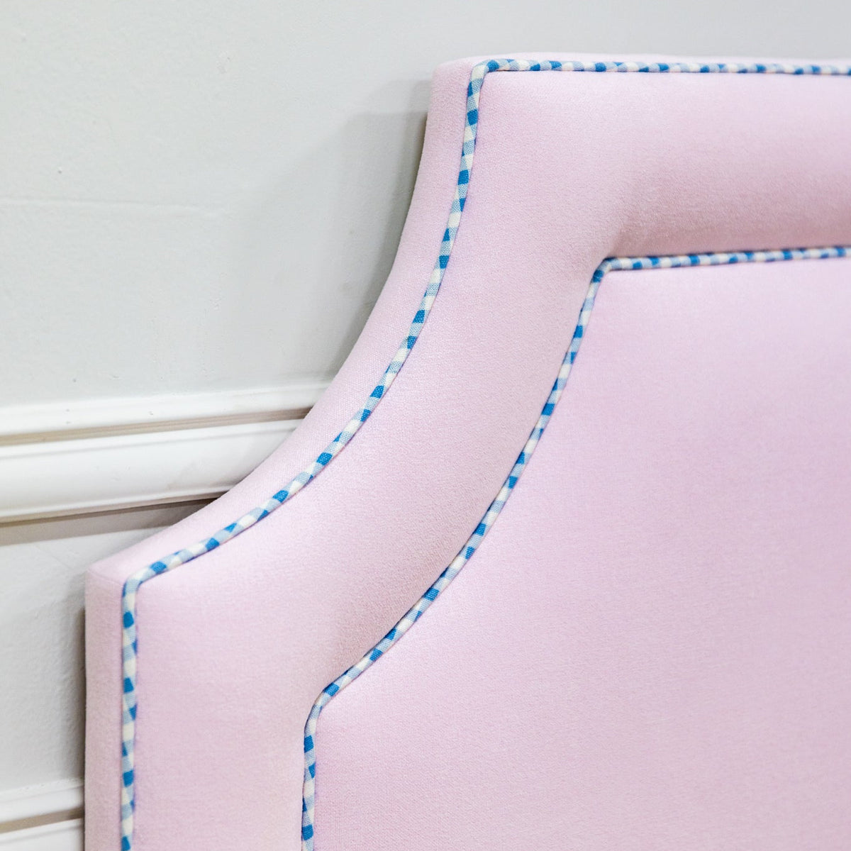 The Addison Full Bed - Scalloped Legs - Powder Pink Fabric - Blue Gingham Trim