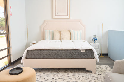 65"H King Scalloped Legs Platform Bed
