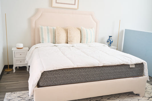 65"H King Scalloped Legs Platform Bed