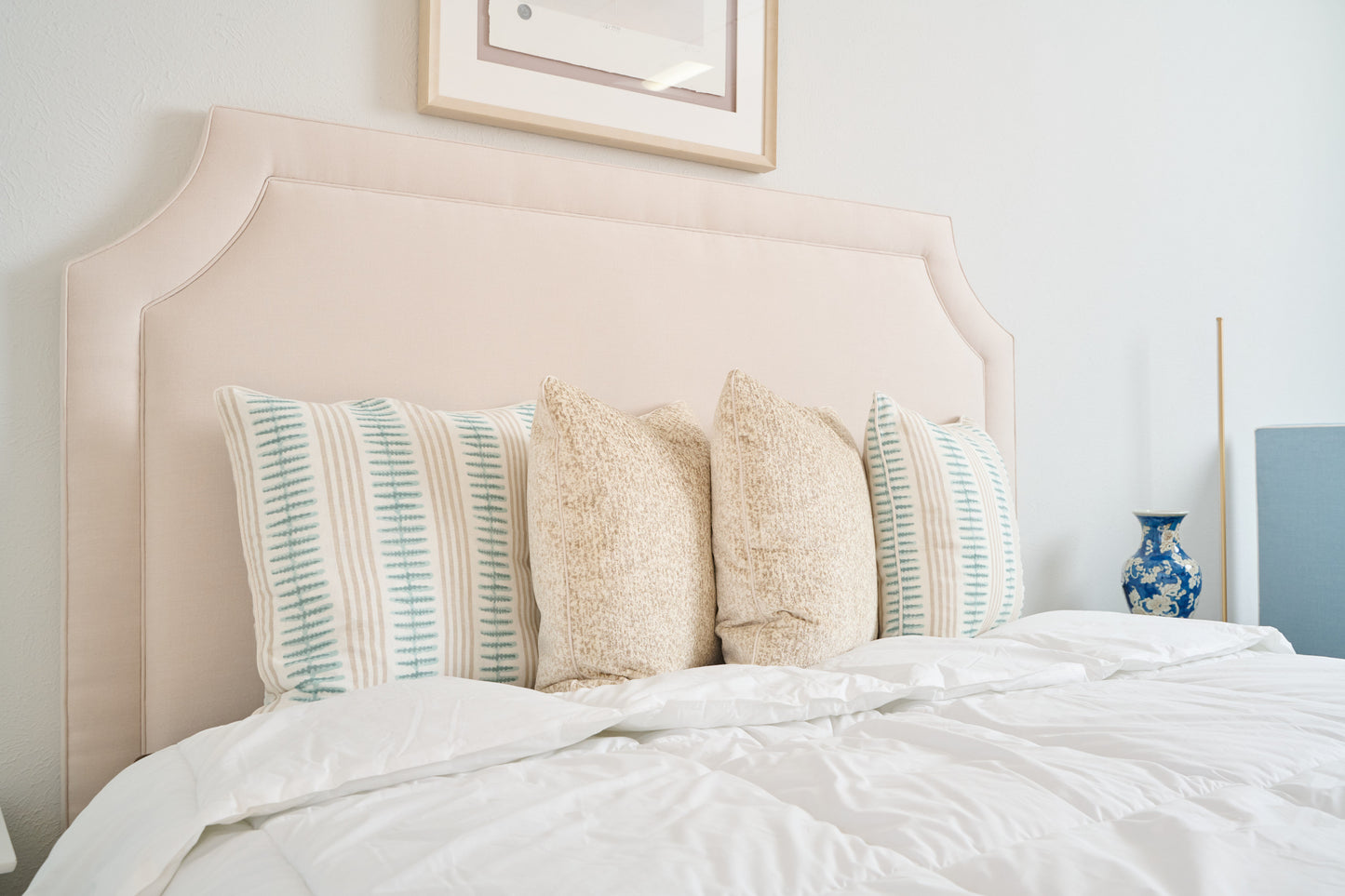 65"H King Scalloped Legs Platform Bed