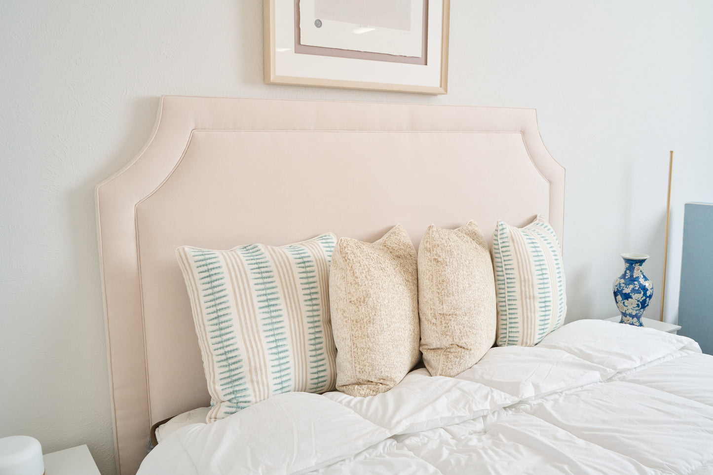 65"H King Scalloped Legs Platform Bed